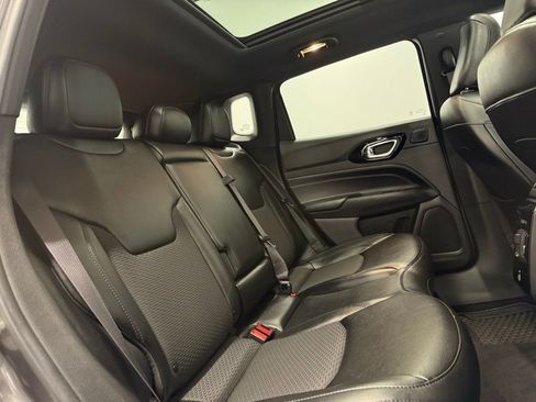 Used 2022 Jeep Compass Altitude w/ Sun and Sound Group image 23