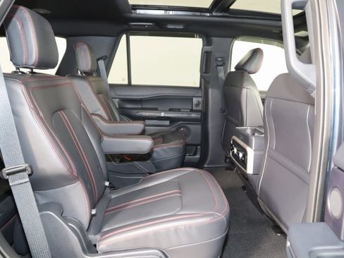 Used 2024 Ford Expedition Limited image 15