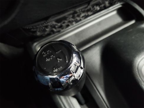 Used 2018 Jeep Wrangler Unlimited Rubicon w/ Cold Weather Group image 17