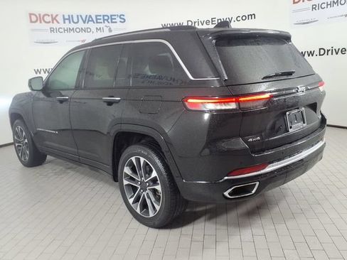 Used 2023 Jeep Grand Cherokee Overland AWD/4WD image 6