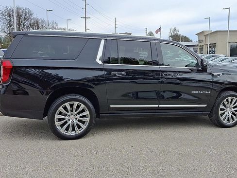 Certified 2024 GMC Yukon XL Denali AWD/4WD image 9