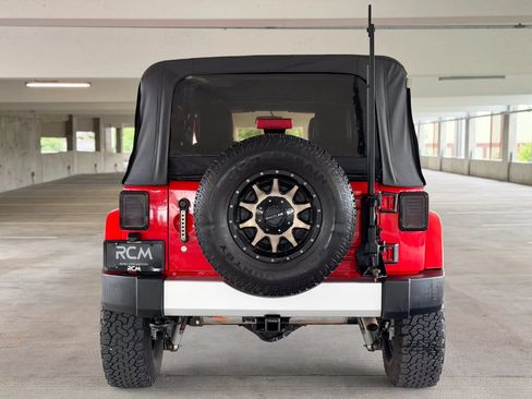 Used 2014 Jeep Wrangler Unlimited Sahara w/ Katzin Premium Leather Group AWD/4WD image 6
