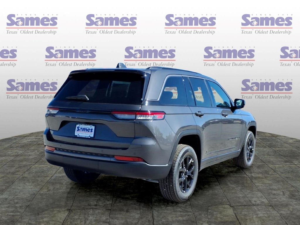 New 2026 Jeep Grand Cherokee Altitude RWD image 3