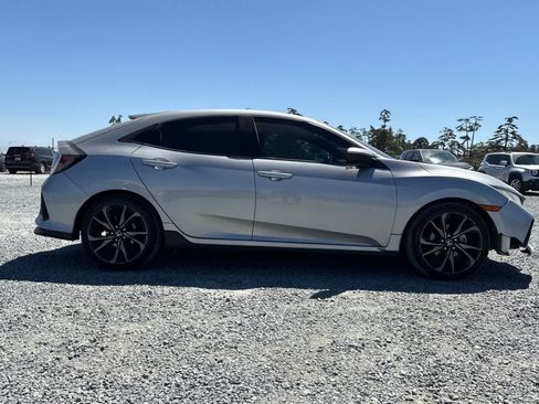 Used 2017 Honda Civic Sport image 9