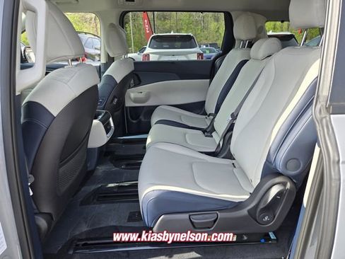 New 2026 Kia Carnival EX FWD image 8