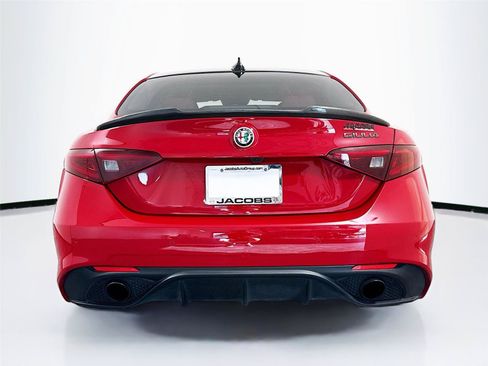 Used 2019 Alfa Romeo Giulia Ti Sport w/ Quick Order Package 22U Sport RWD image 9