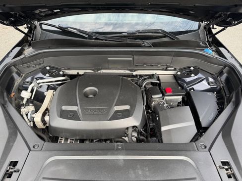 Used 2016 Volvo XC90 T6 Momentum w/ Momentum Plus Package image 12