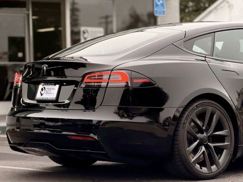 Used 2022 Tesla Model S Standard Range image 10