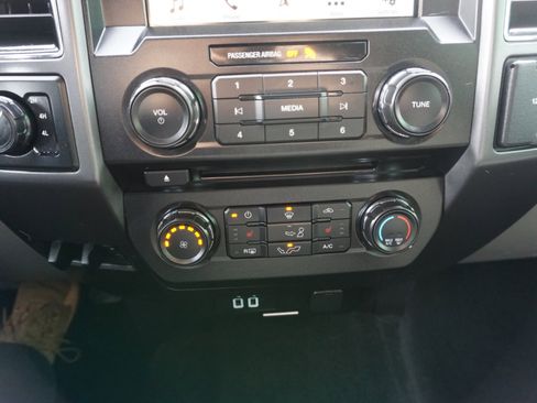 Used 2018 Ford F150 XLT w/ Equipment Group 302A Luxury image 16