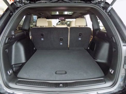 New 2026 Jeep Grand Cherokee Limited w/ Luxury Tech Group II RWD image 31