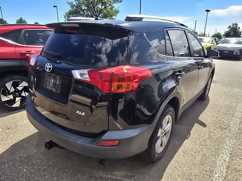 Used 2015 Toyota RAV4 XLE FWD image 17