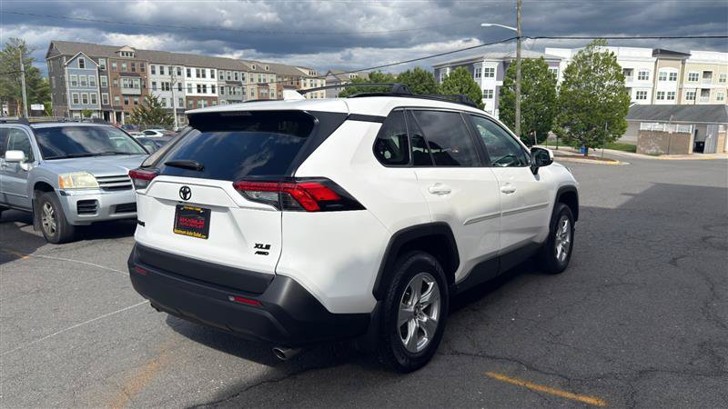 Used 2021 Toyota RAV4 XLE AWD/4WD image 12