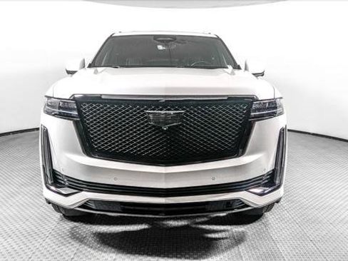 Used 2023 Cadillac Escalade ESV Sport AWD/4WD image 12