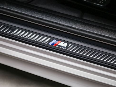 Used 2011 BMW 1 Series M RWD image 38