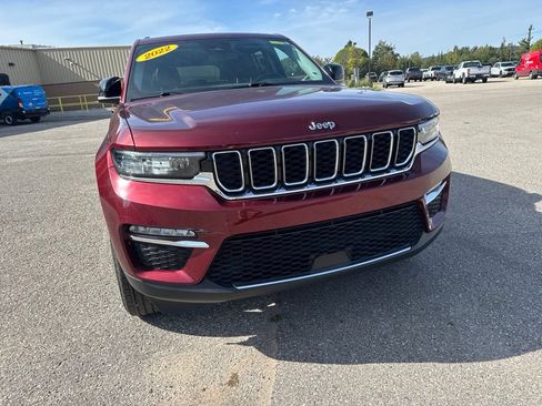 Used 2022 Jeep Grand Cherokee Limited AWD/4WD image 3