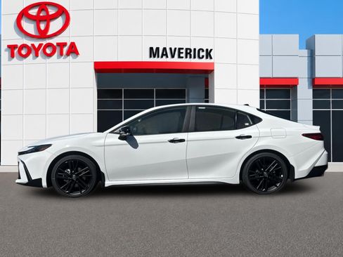 New 2026 Toyota Camry Hybrid FWD image 2