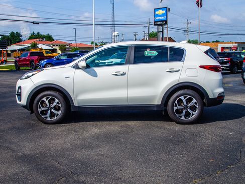 Used 2022 Kia Sportage LX AWD/4WD image 4