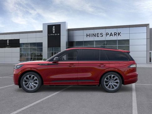 New 2026 Lincoln Aviator AWD image 3