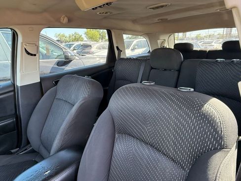 Used 2017 Dodge Journey SE w/ Flexible Seating Group FWD image 14