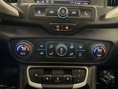 Used 2023 GMC Terrain SLE w/ Driver Convenience Package FWD image 11