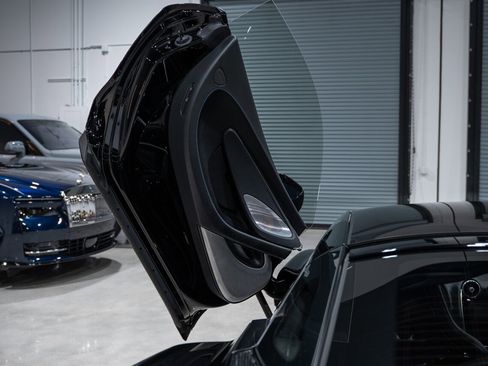 Used 2021 McLaren GT image 23