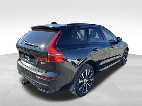 Used 2023 Volvo XC60 B5 Plus w/ Protection Package Premier image 17