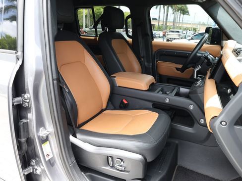 Used 2023 Land Rover Defender 130 X-Dynamic SE AWD/4WD image 24