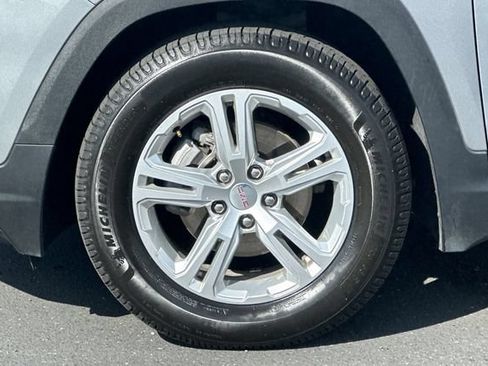 Used 2024 GMC Terrain SLE FWD image 29