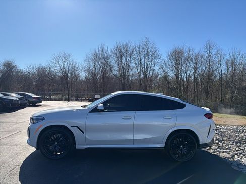 Used 2022 BMW X6 xDrive40i w/ M Sport Package image 2