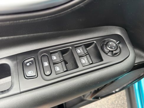 Used 2019 Jeep Renegade Altitude w/ Quick Order Package 2XM AWD/4WD image 12