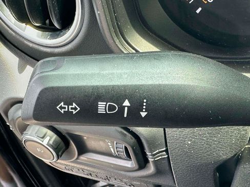 Used 2025 Jeep Wrangler Unlimited Sahara AWD/4WD image 23