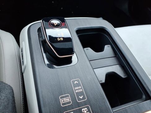 Certified 2023 Nissan Ariya FWD image 21