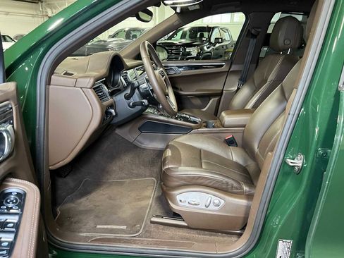 Used 2018 Porsche Macan image 23
