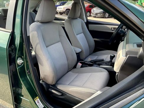 Used 2015 Toyota Corolla LE FWD image 9