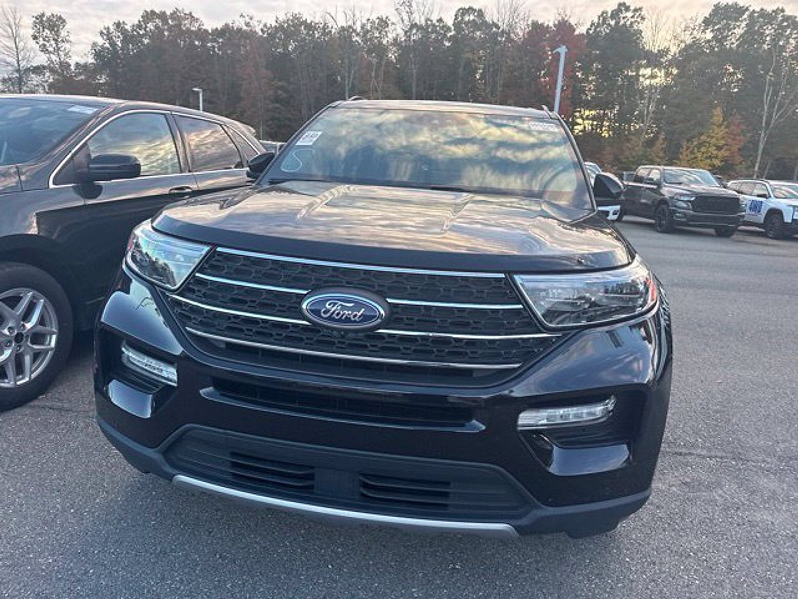 Used 2023 Ford Explorer XLT w/ Equipment Group 202A AWD/4WD image 5