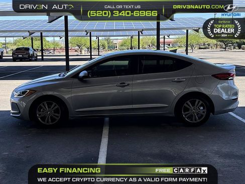 Used 2017 Hyundai Elantra SE FWD image 4