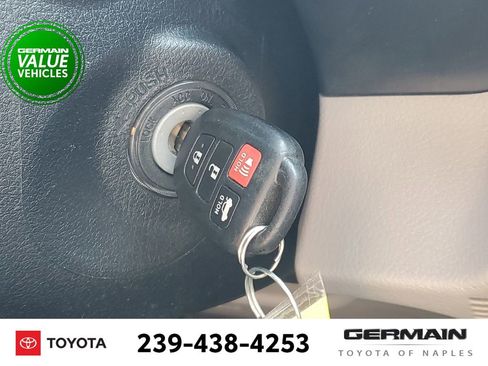 Used 2013 Toyota Camry XLE image 32