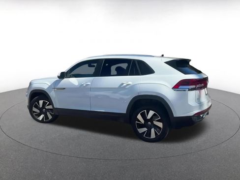 Used 2025 Volkswagen Atlas Cross Sport SE image 10