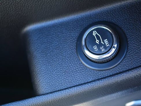 Used 2018 Chevrolet Traverse LT image 21