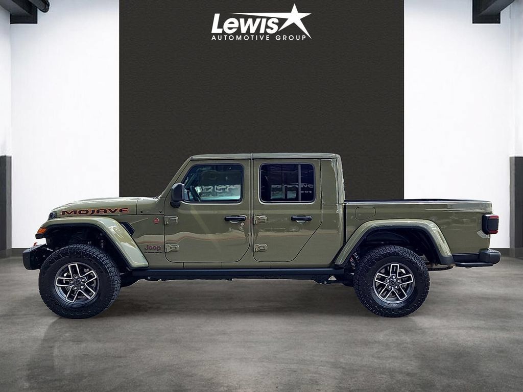 Used 2025 Jeep Gladiator Mojave AWD/4WD image 2