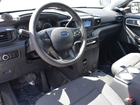 Used 2024 Ford Explorer 4WD Police Interceptor image 3