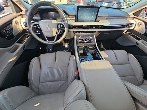 Used 2020 Lincoln Aviator Reserve w/ Equipment Group 201A image 13