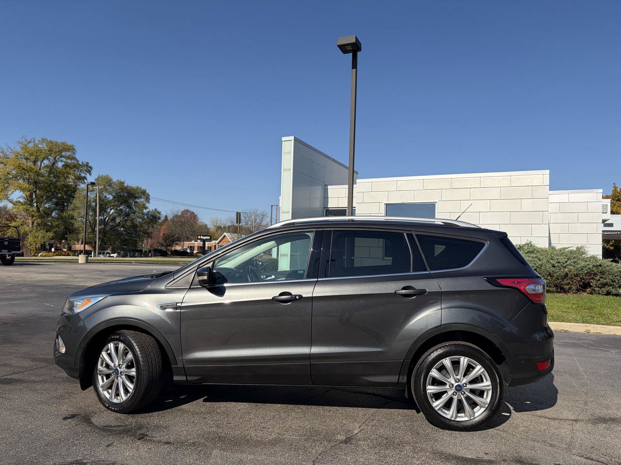 Used 2017 Ford Escape Titanium w/ Equipment Group 301A FWD image 4