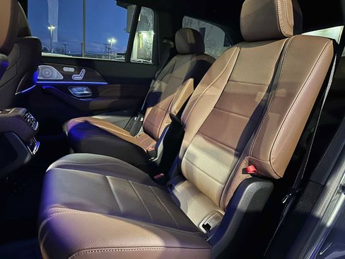 New 2026 Mercedes-Benz GLS 450 4MATIC image 19