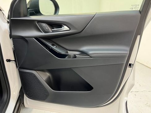Used 2025 Chevrolet Equinox LT w/ Convenience Package II FWD image 33