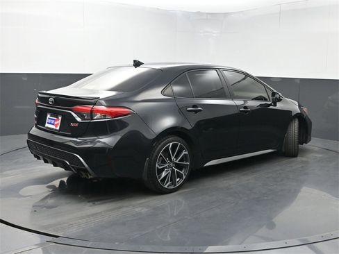 Used 2020 Toyota Corolla XSE image 22