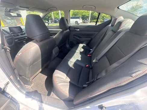 Used 2023 Nissan Altima 2.5 SR FWD image 7