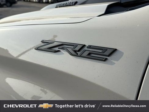 New 2026 Chevrolet Silverado 1500 ZR2 w/ Dark Appearance Package AWD/4WD image 11