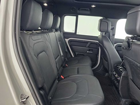 Used 2026 Land Rover Defender 130 X-Dynamic SE AWD/4WD image 12