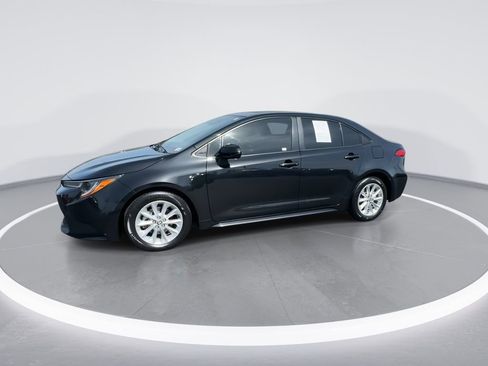 Used 2020 Toyota Corolla LE w/ LE Premium Package image 4